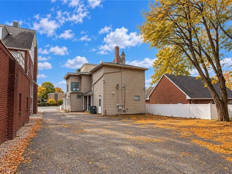 316 Lincoln Way E, Massillon, OH 44646 Photo 3