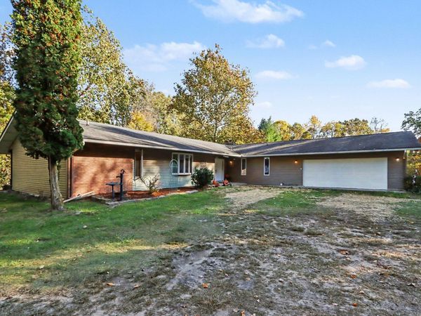 68433 52nd Street, Lawrence, MI 49064