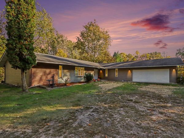 68433 52nd Street, Lawrence, MI 49064