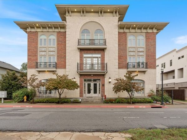 212 SE A Street , Unit 32, Bentonville, AR 72712