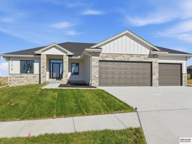 21218 Fowler Street, Elkhorn, NE 68022