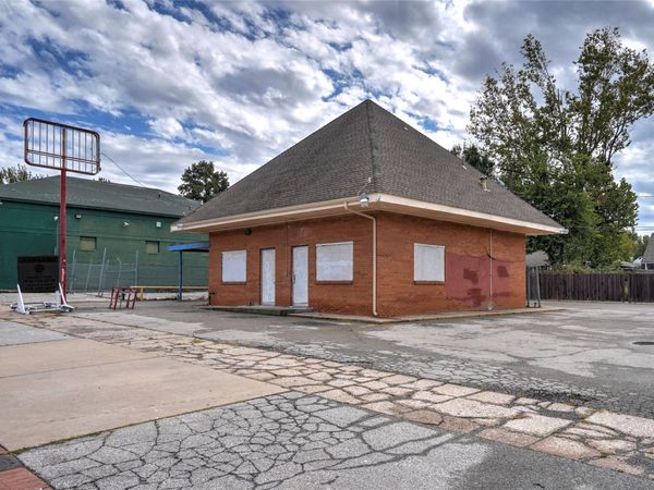 4008 E 11th Street , Tulsa, OK 74112