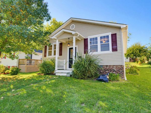 817 SHERWOOD AVE, WAYNESBORO, VA 22980