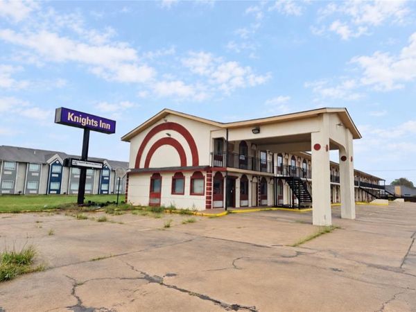 3202 N Main Street, Altus, OK 73521