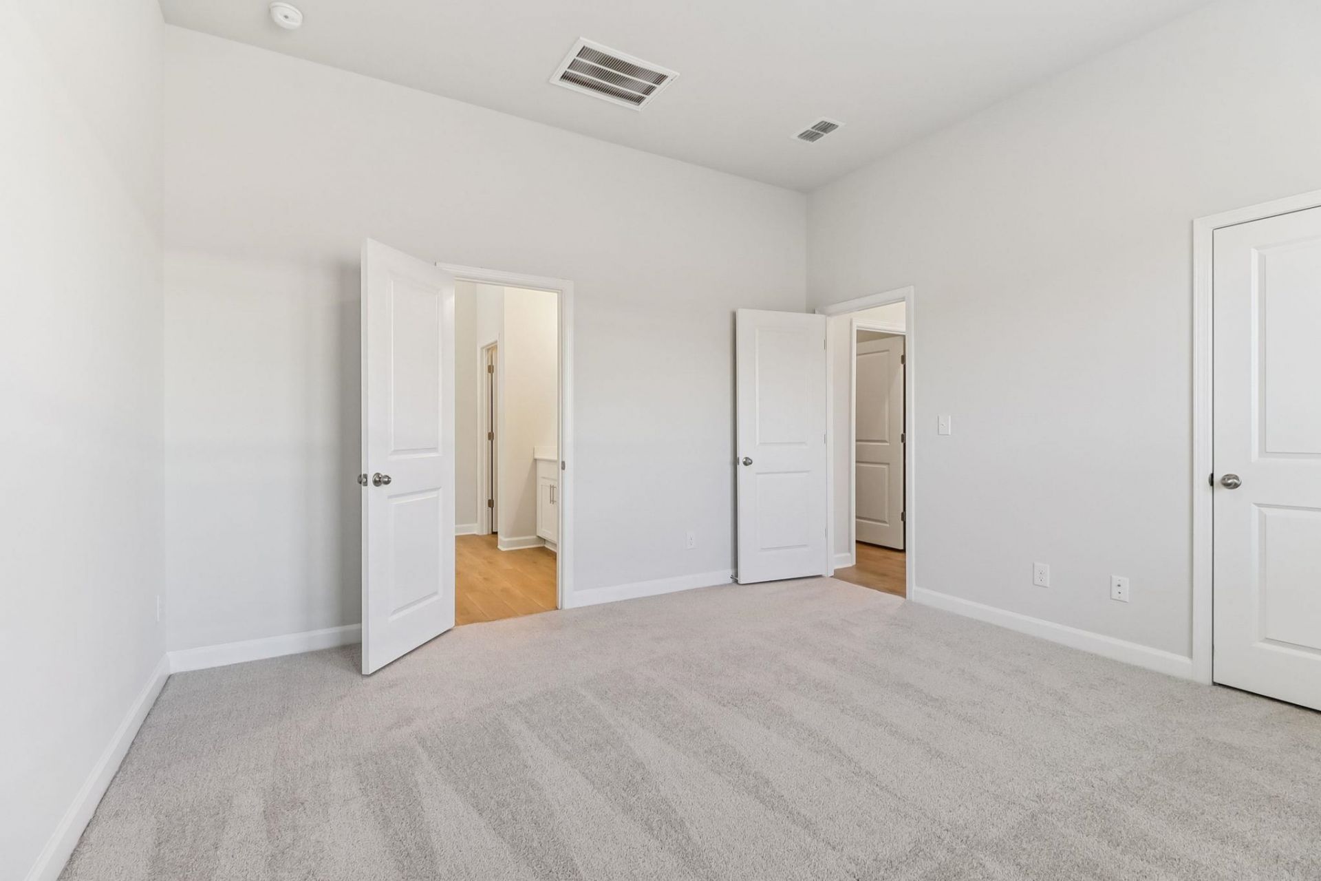 561 Waters Edge Dr.  Photo 11