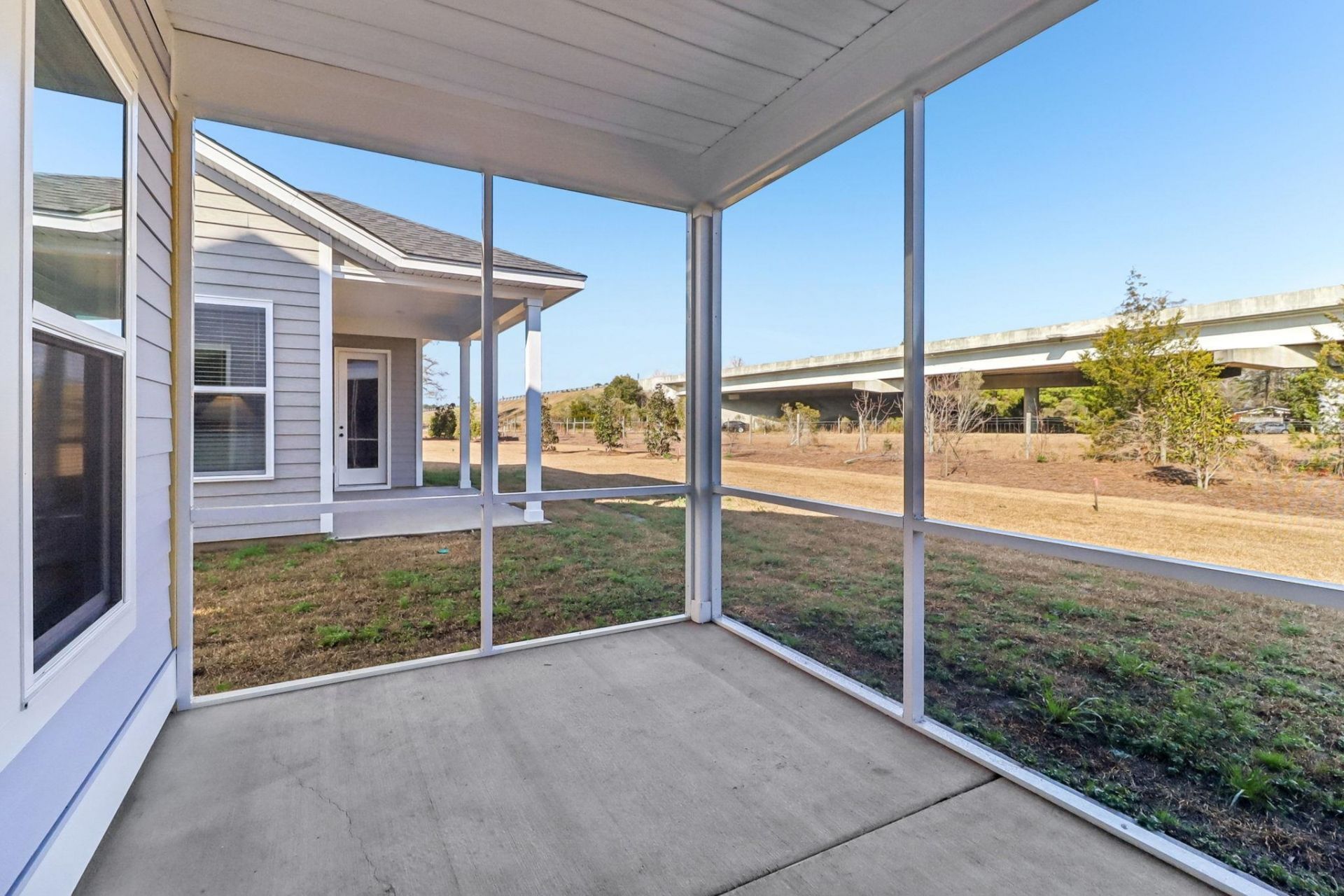 561 Waters Edge Dr.  Photo 16