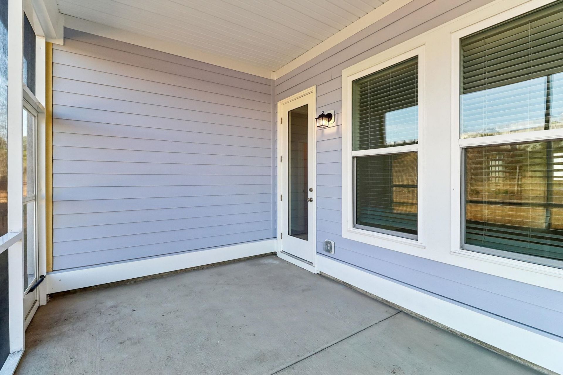 561 Waters Edge Dr.  Photo 17