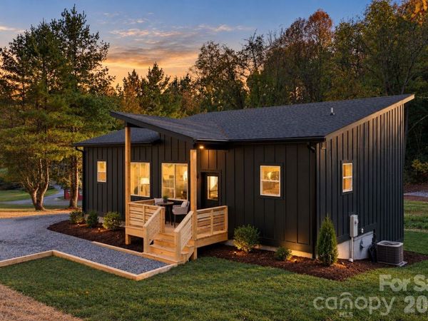 152 Sunnyside Road , Waynesville, NC 28786