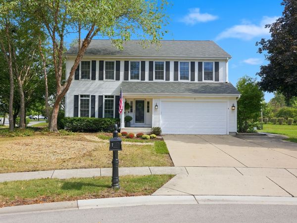 1 Fernwood Court , Algonquin, IL 60102