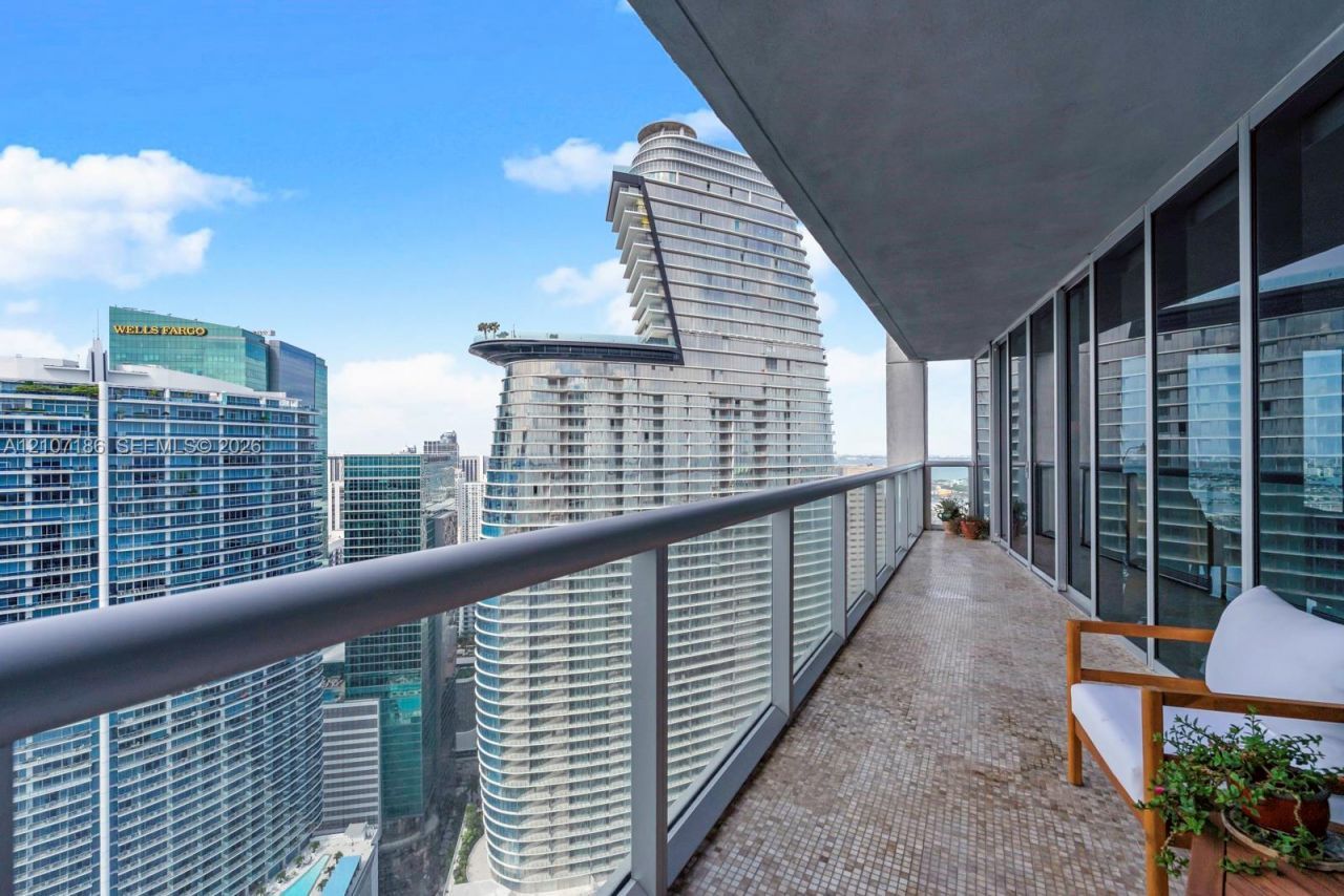 465 Brickell Ave , Unit 5002, Miami, FL 33131 Photo