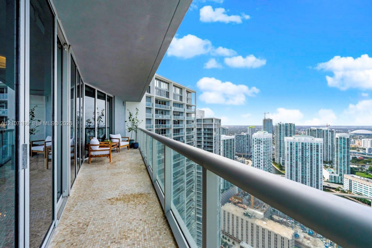 465 Brickell Ave , Unit 5002, Miami, FL 33131 Photo
