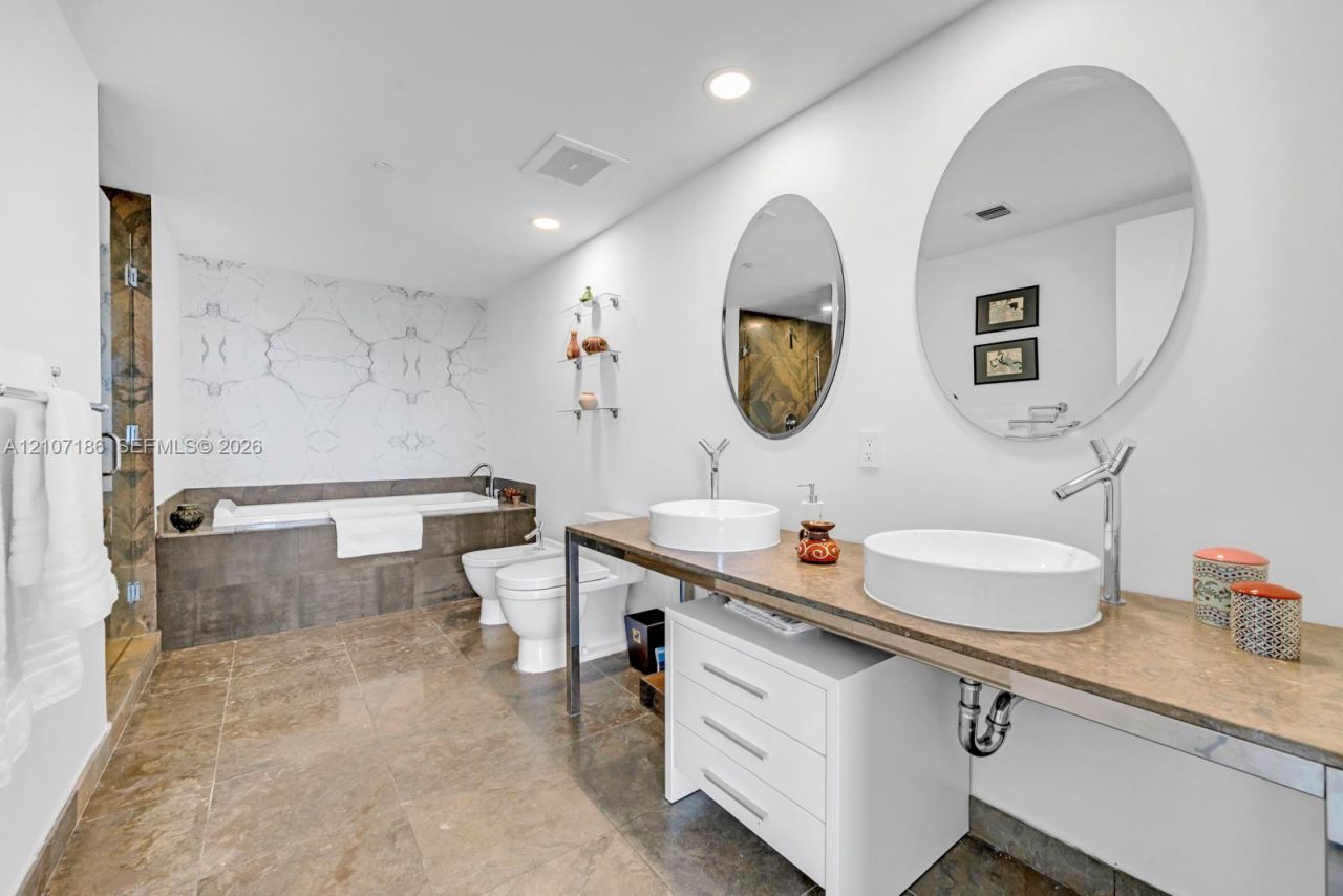 465 Brickell Ave , Unit 5002, Miami, FL 33131 Photo