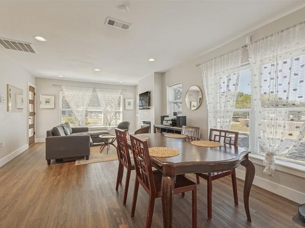 2002 Seevers Avenue, Dallas, TX 75216