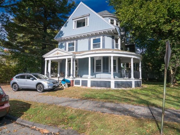 50 Phillips Pl, Northampton, MA 01060