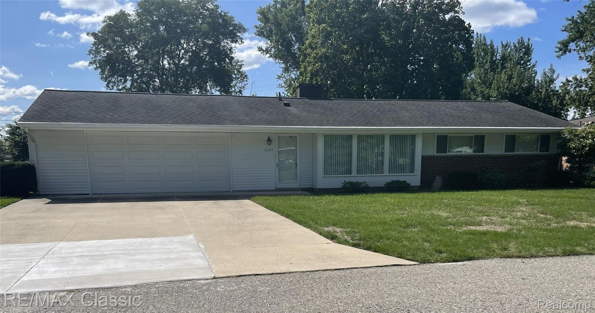 41147 S Mcmahon Circle, Novi, Mi 48375 Main Photo
