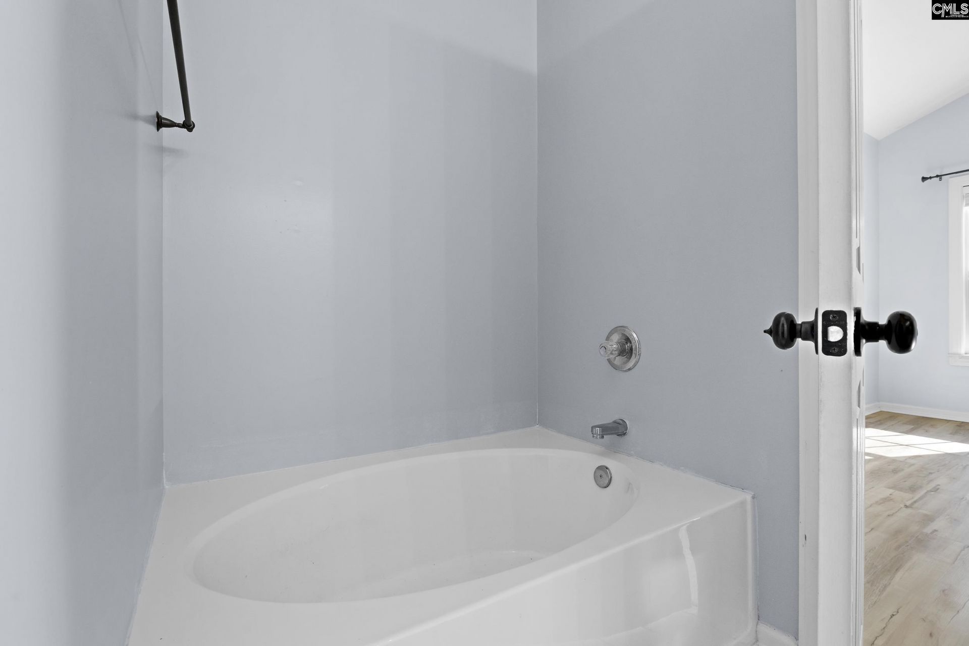 146 Excaliber Court  Photo 16