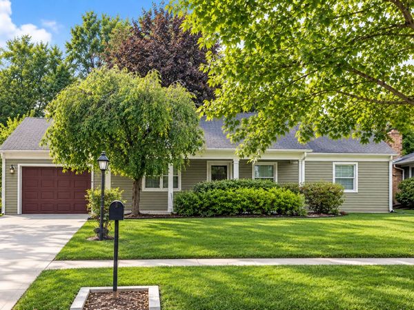 292 Indian Hill Drive , Buffalo Grove, IL 60089