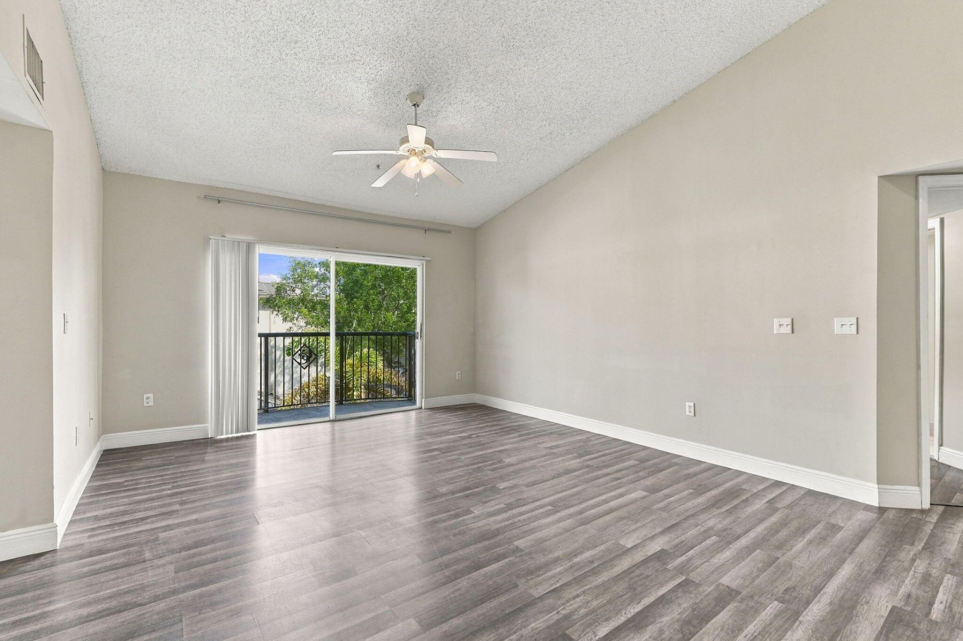 1400 Crestwood Court S, Unit 1410, Royal Palm Beach, FL 33411 Photo