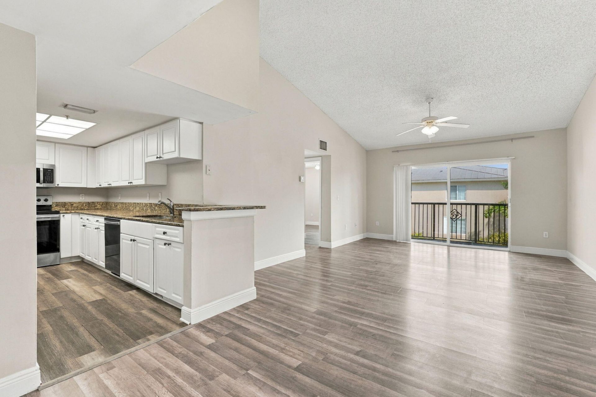 1400 Crestwood Court S, Unit 1410, Royal Palm Beach, FL 33411 Photo