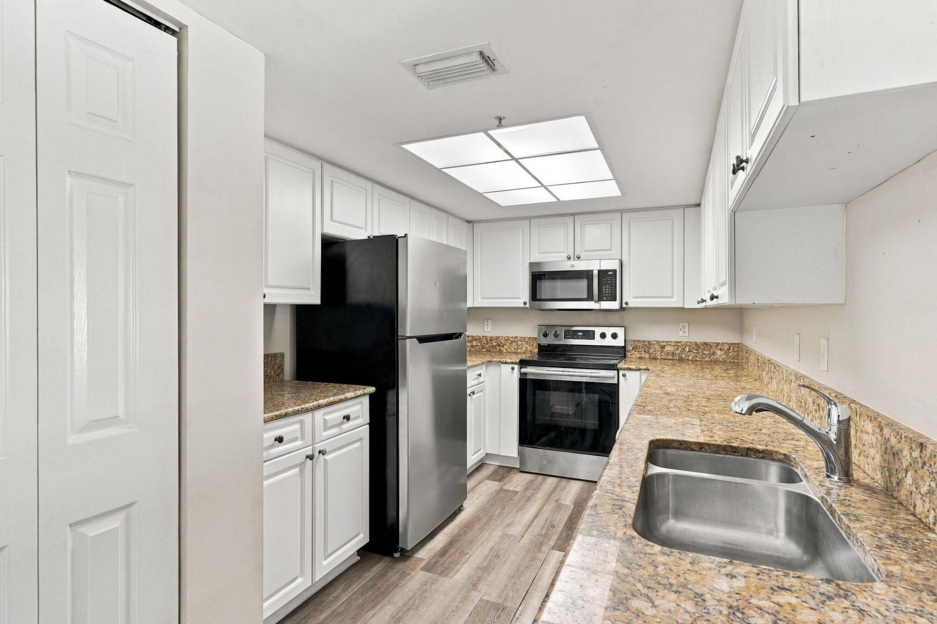 1400 Crestwood Court S, Unit 1410, Royal Palm Beach, FL 33411 Photo