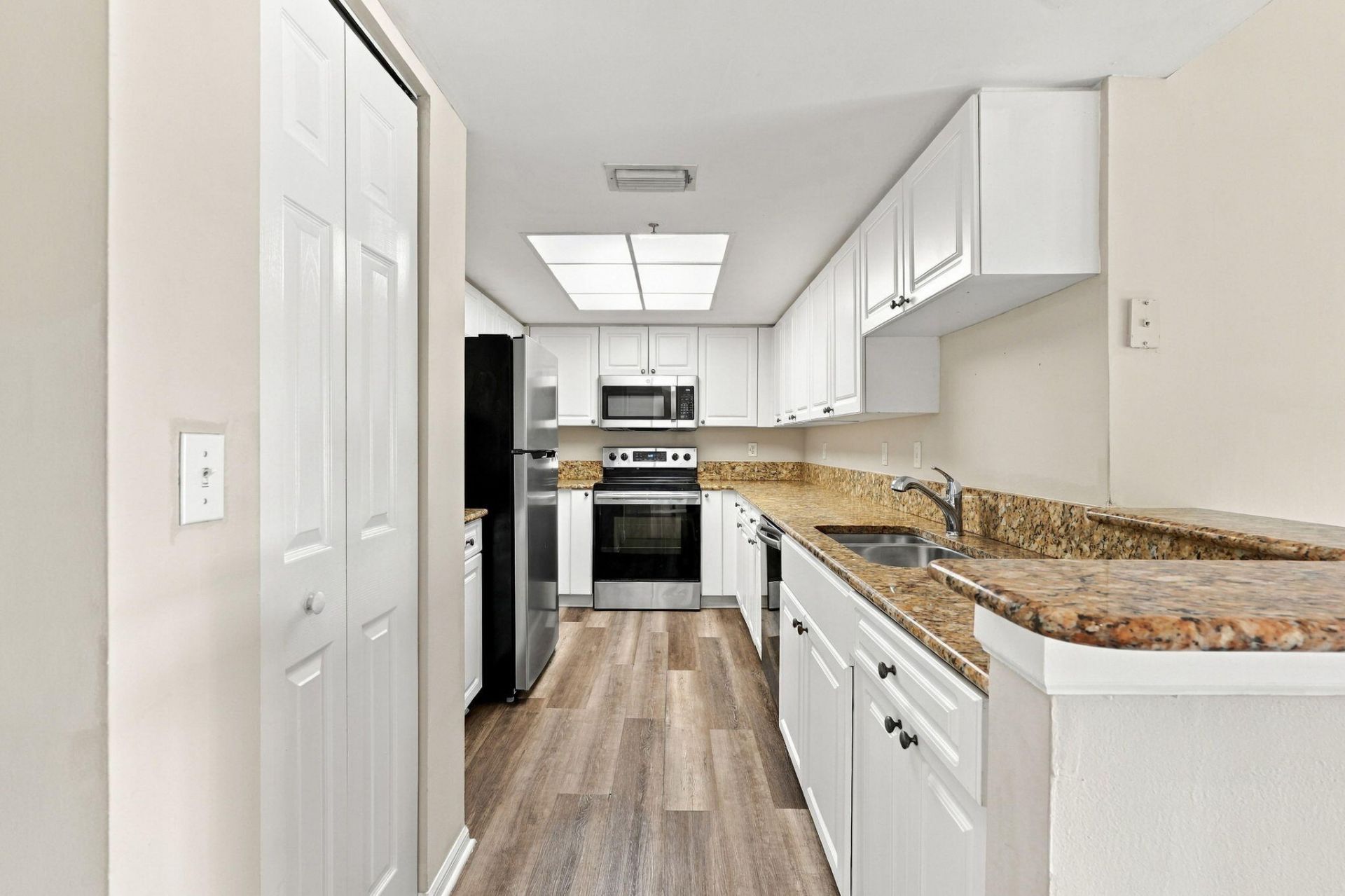 1400 Crestwood Court S, Unit 1410, Royal Palm Beach, FL 33411 Photo