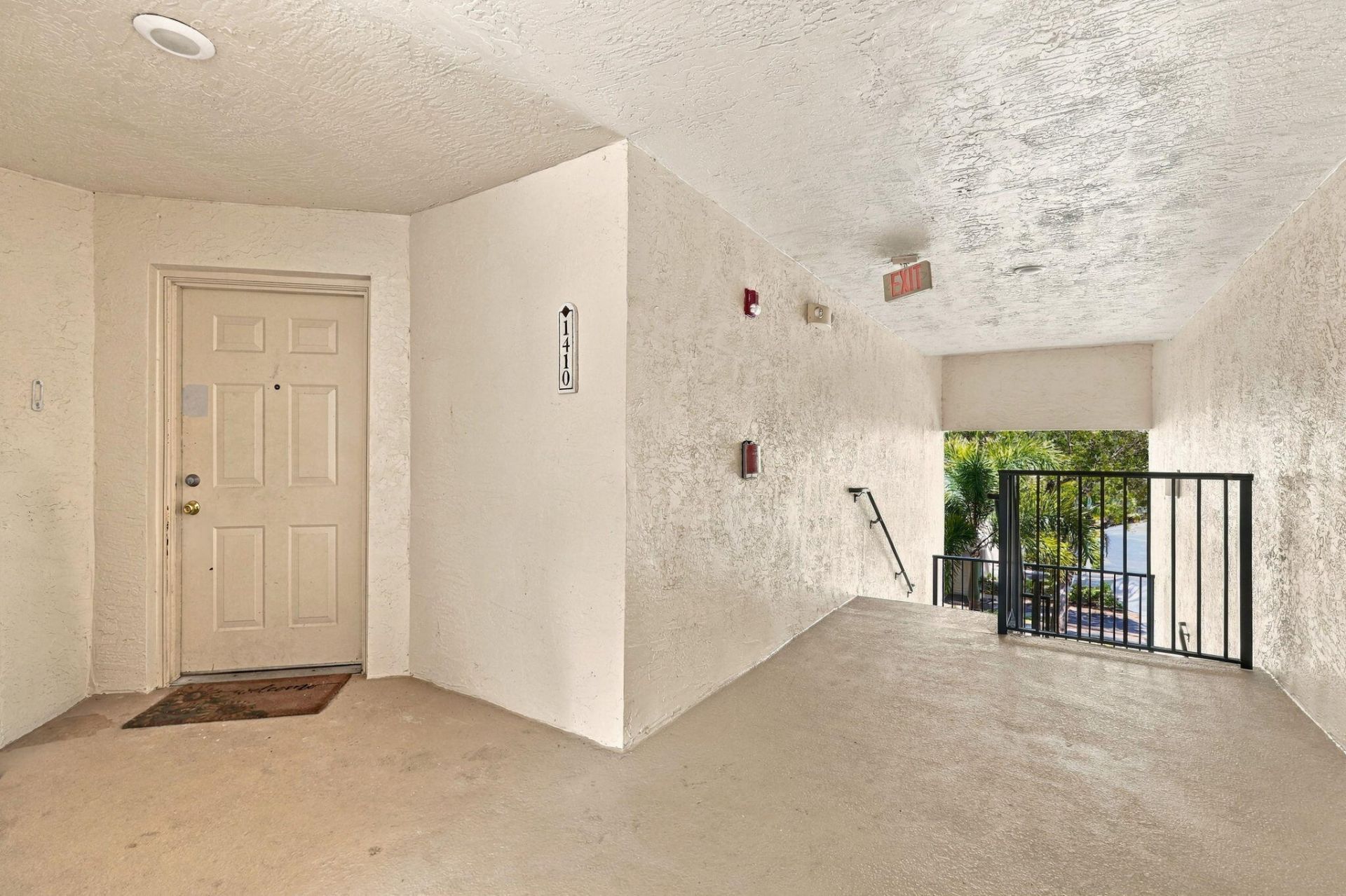 1400 Crestwood Court S, Unit 1410, Royal Palm Beach, FL 33411 Photo