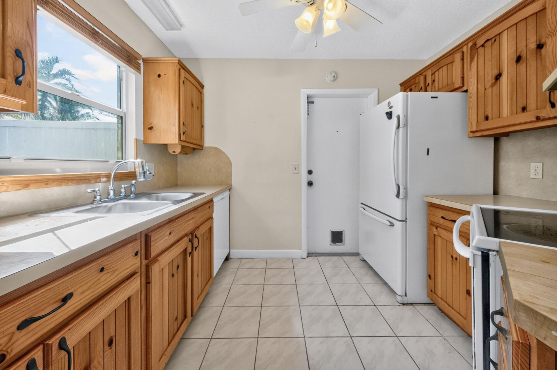 9 Cedar Circle, Boynton Beach, FL 33436 Photo