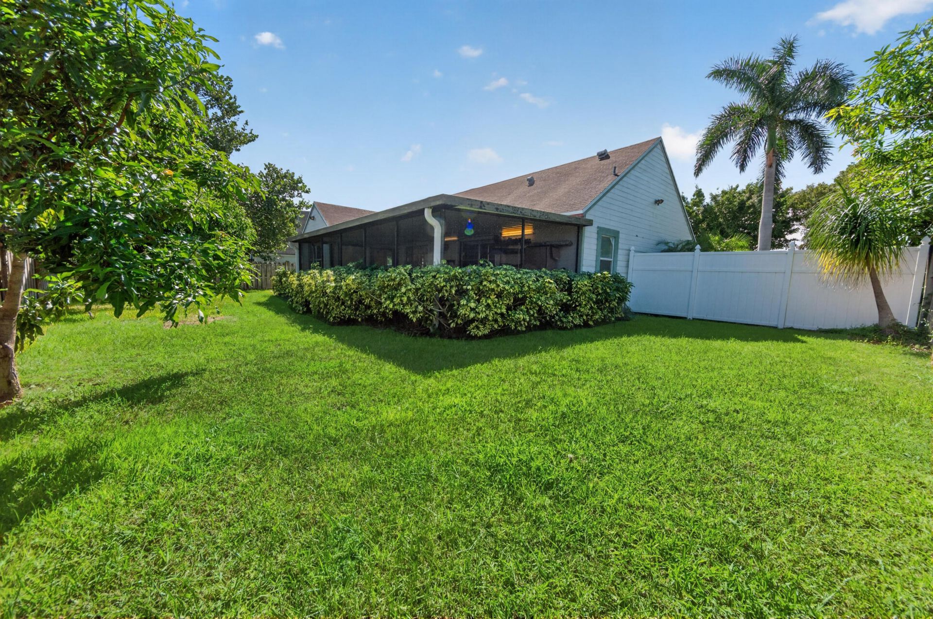 9 Cedar Circle, Boynton Beach, FL 33436 Photo