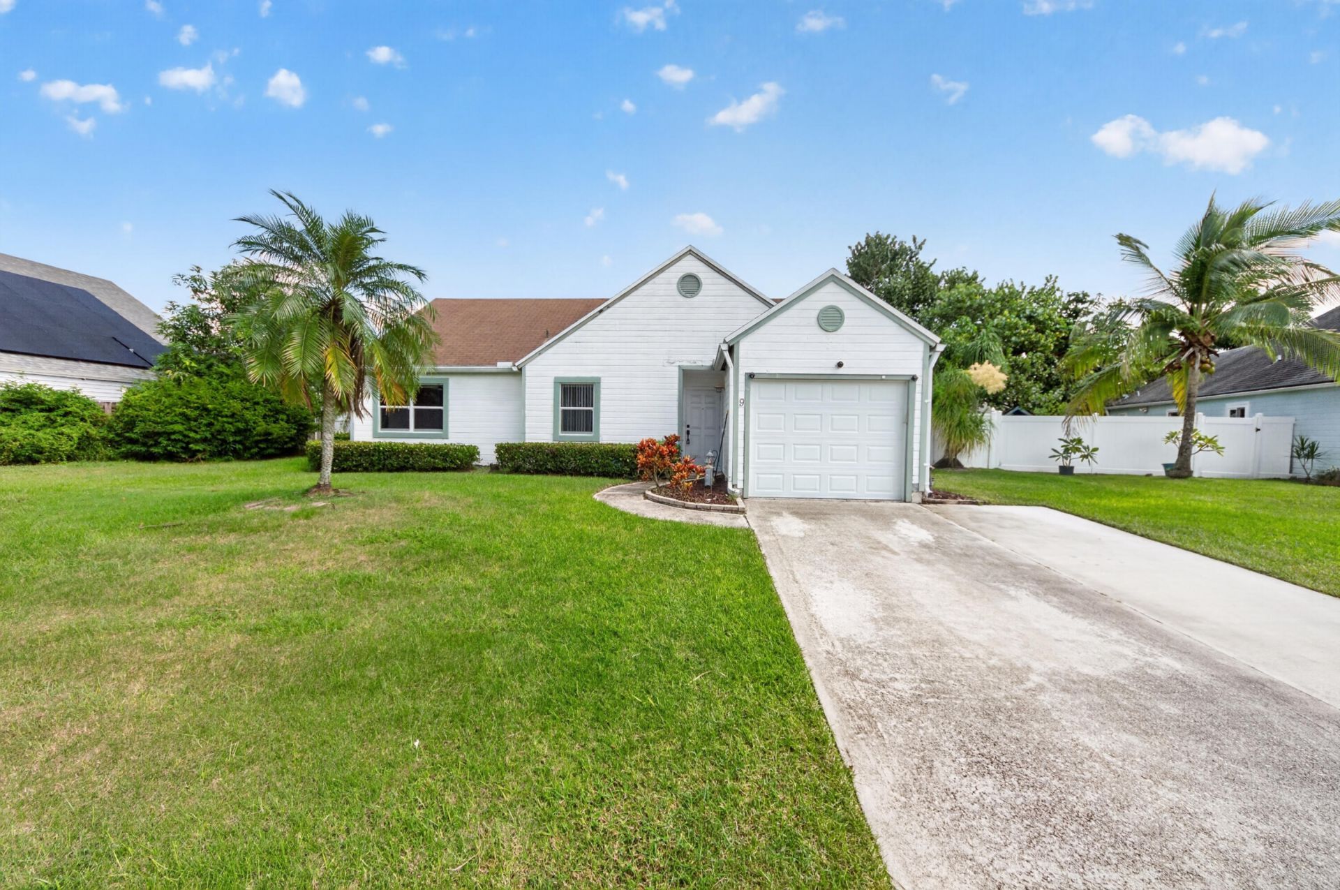 9 Cedar Circle, Boynton Beach, FL 33436 Photo