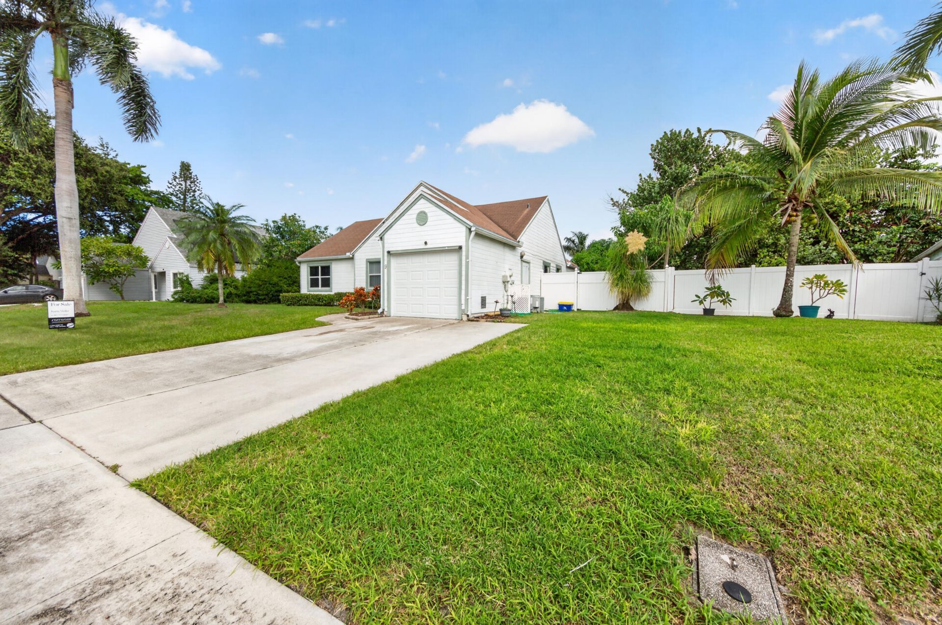 9 Cedar Circle, Boynton Beach, FL 33436 Photo