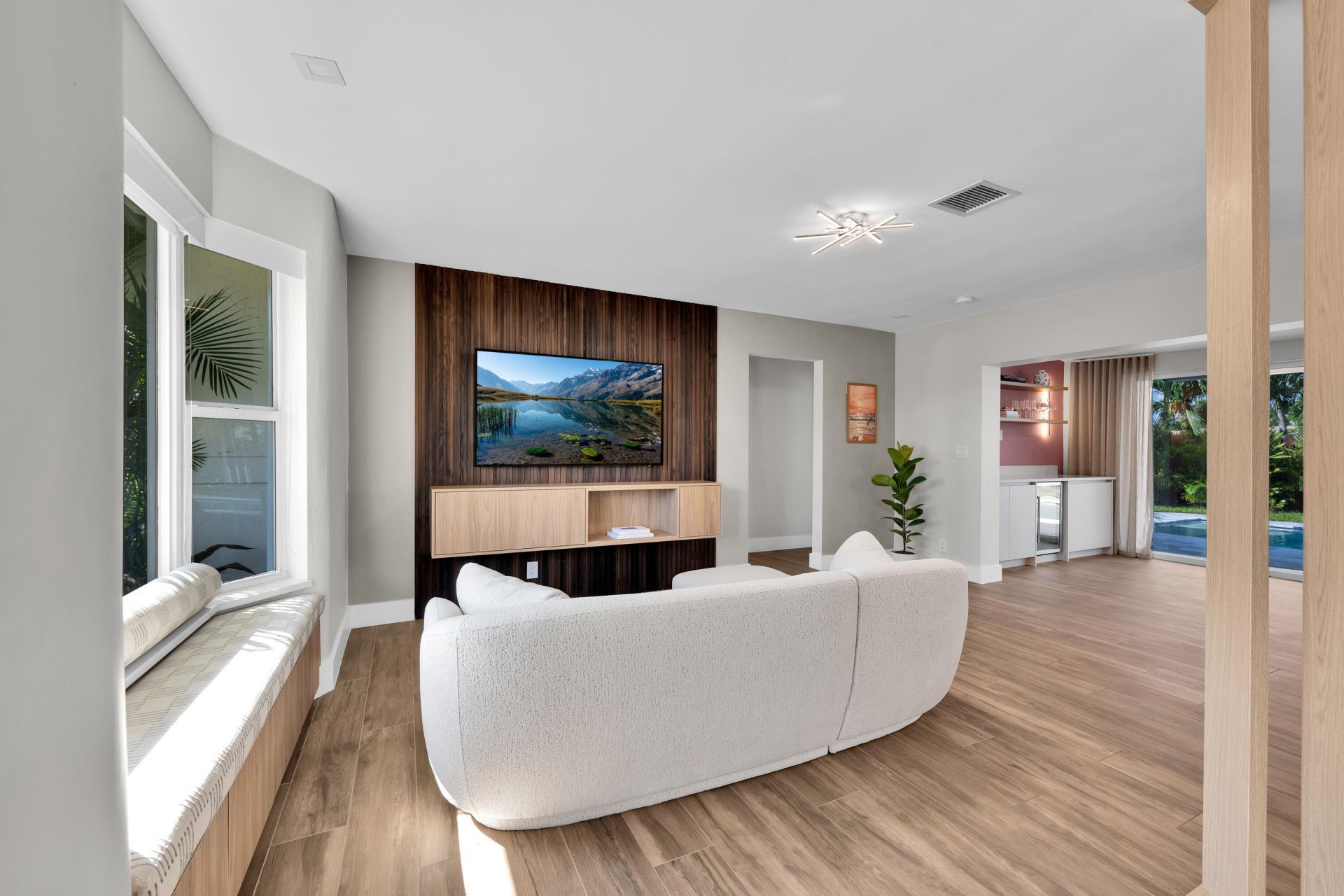 1011 SE 2nd Avenue, Pompano Beach, FL 33060 Photo