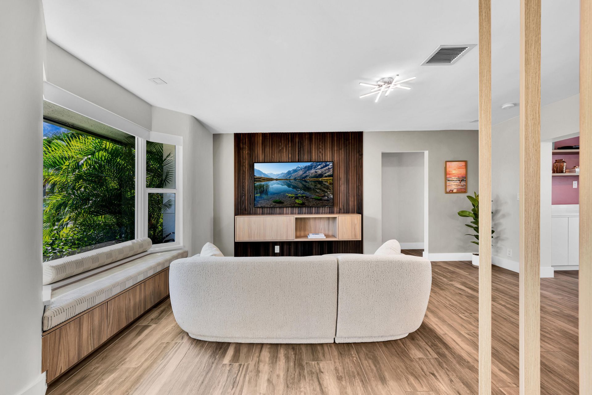 1011 SE 2nd Avenue, Pompano Beach, FL 33060 Photo
