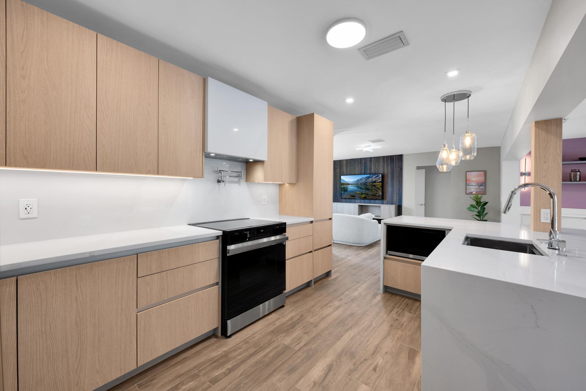 1011 SE 2nd Avenue, Pompano Beach, FL 33060 Photo