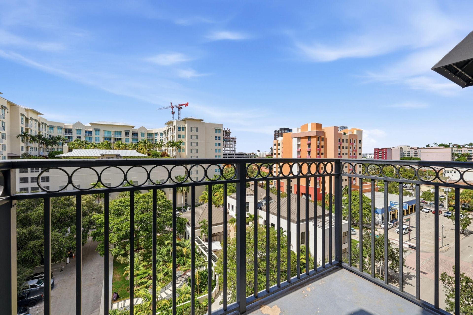 600 S Dixie Highway, Unit 825, West Palm Beach, FL 33401 Photo