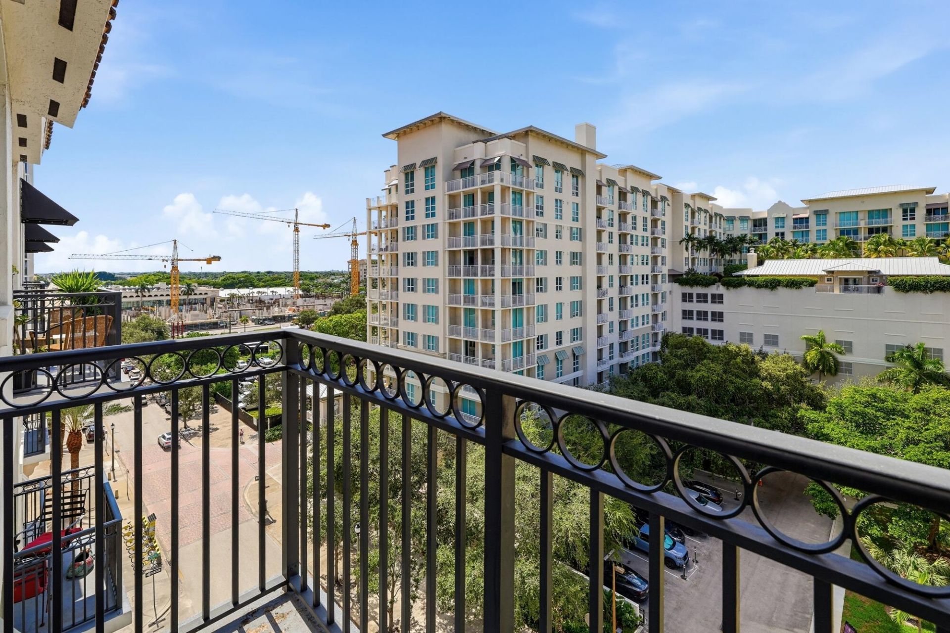 600 S Dixie Highway, Unit 825, West Palm Beach, FL 33401 Photo