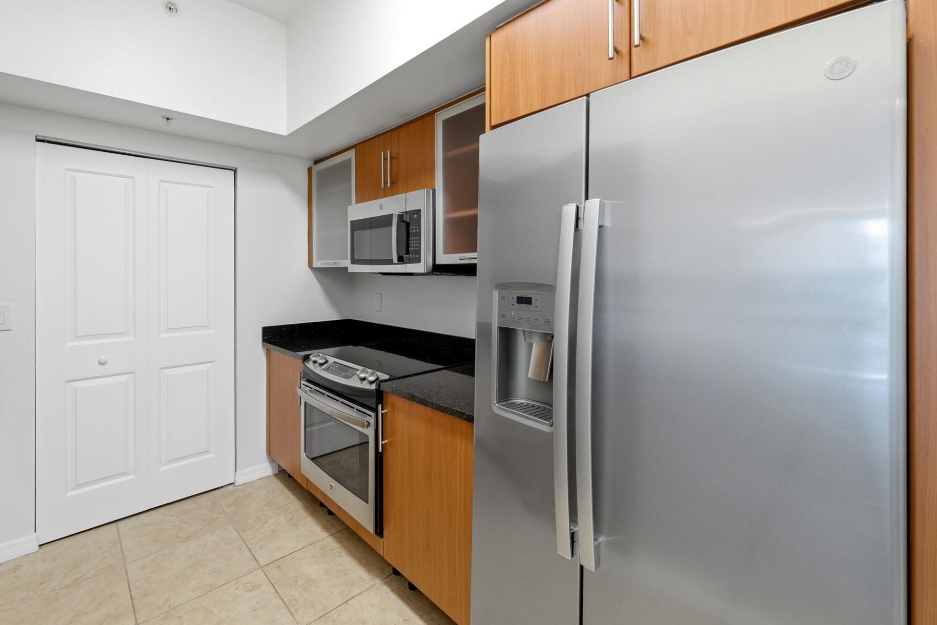 600 S Dixie Highway, Unit 825, West Palm Beach, FL 33401 Photo