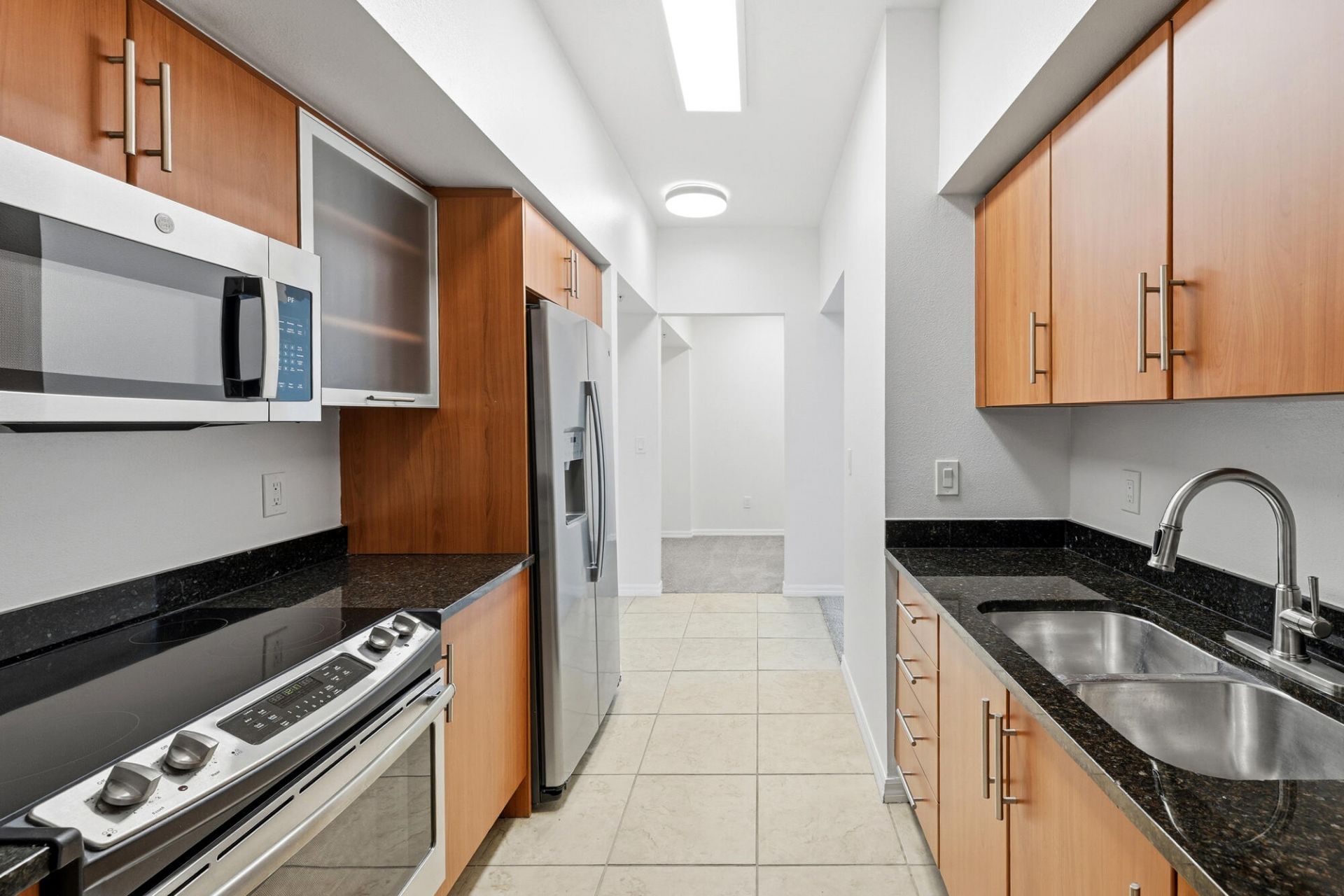 600 S Dixie Highway, Unit 825, West Palm Beach, FL 33401 Photo