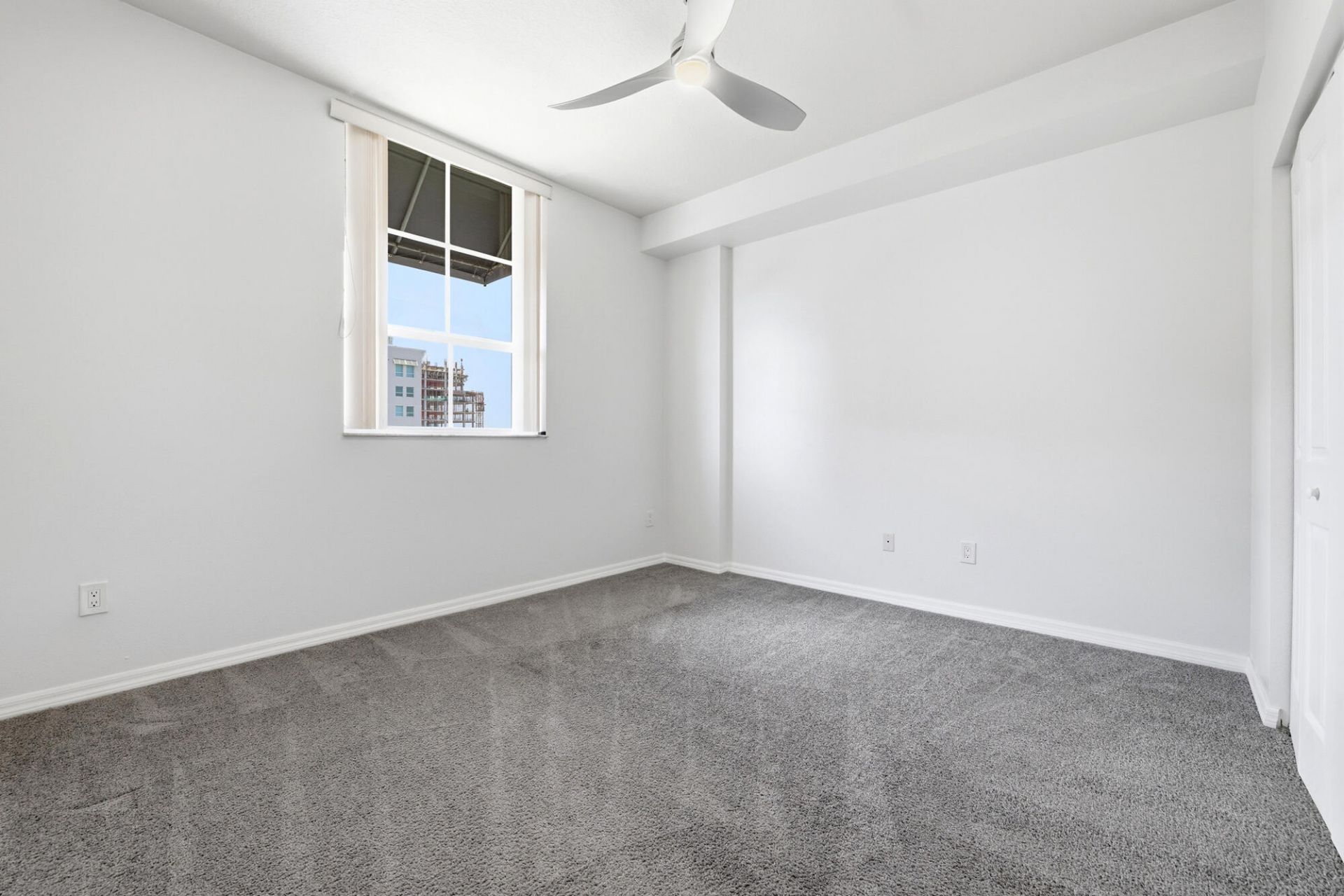 600 S Dixie Highway, Unit 825, West Palm Beach, FL 33401 Photo