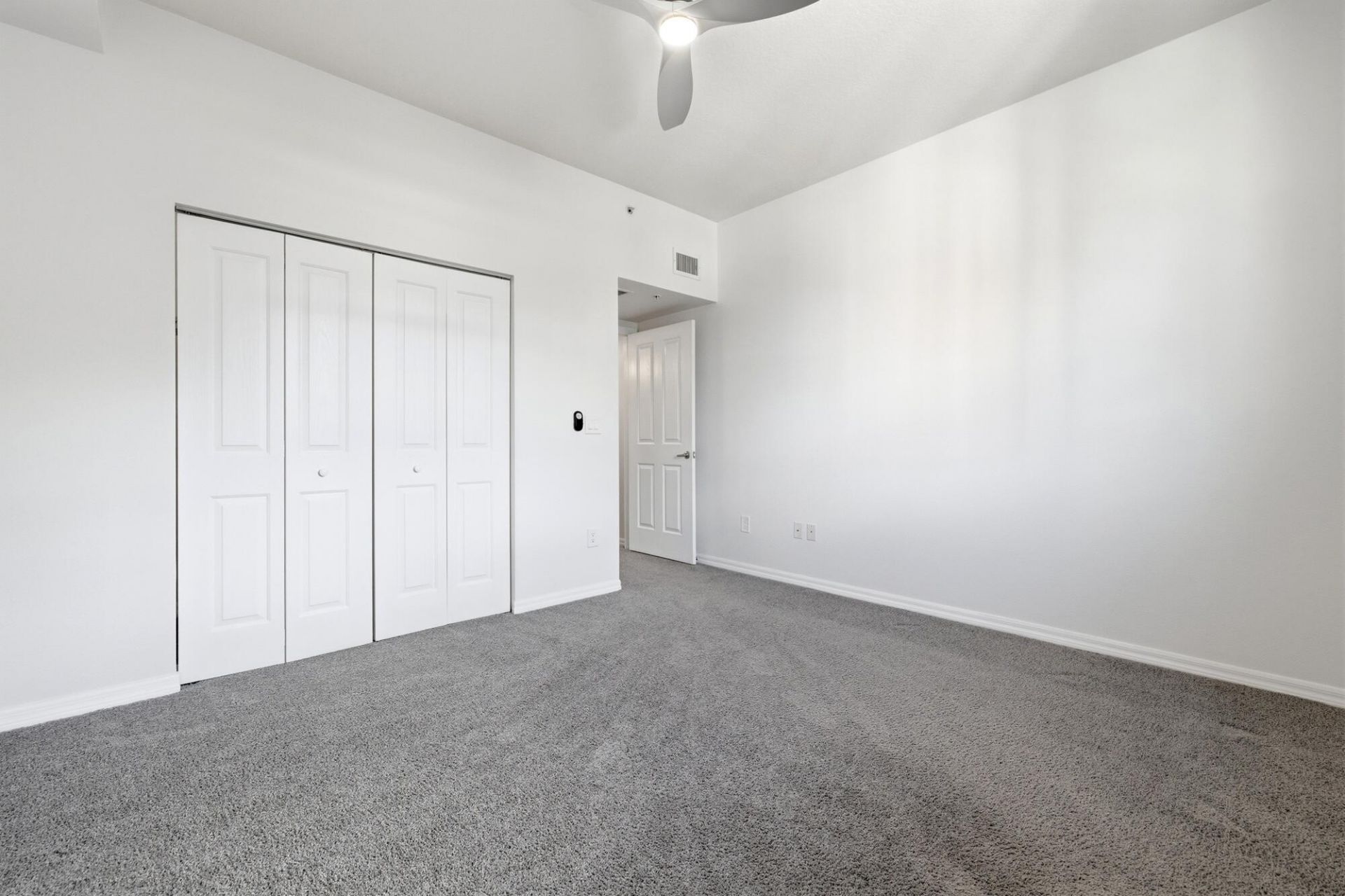 600 S Dixie Highway, Unit 825, West Palm Beach, FL 33401 Photo