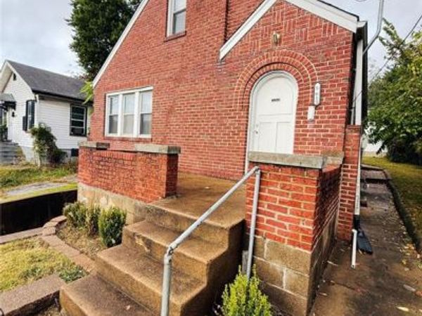5613 Jennings Station Road , Jennings, MO 63136