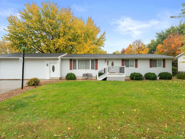 402 4th Street NE, Hayfield, MN 55940