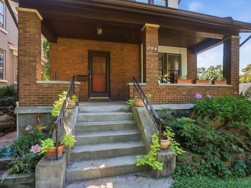 577 Evanswood Place, Cincinnati, OH 45220 Photo 7