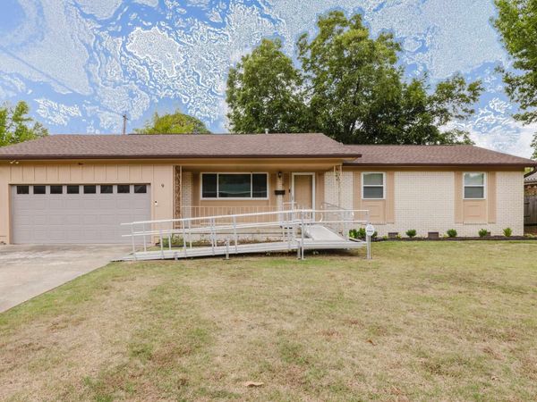 9 Brookhaven Drive, Little Rock, AR 72205