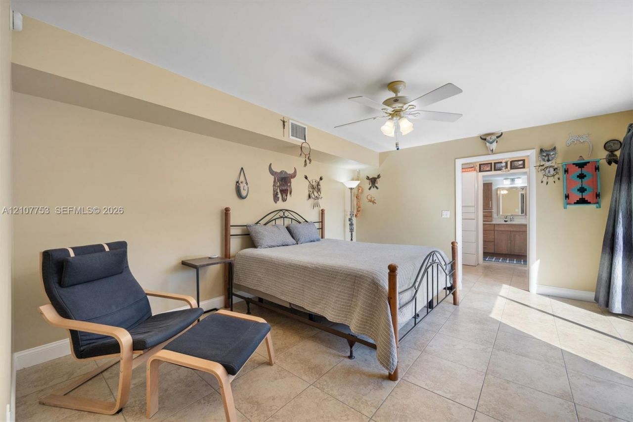 920 SW 118th Ter , Davie, FL 33325 Photo