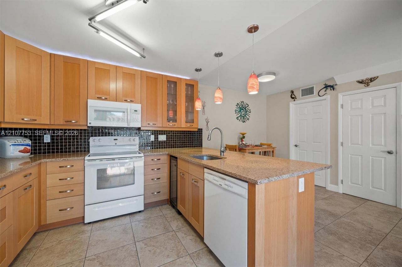 920 SW 118th Ter , Davie, FL 33325 Photo