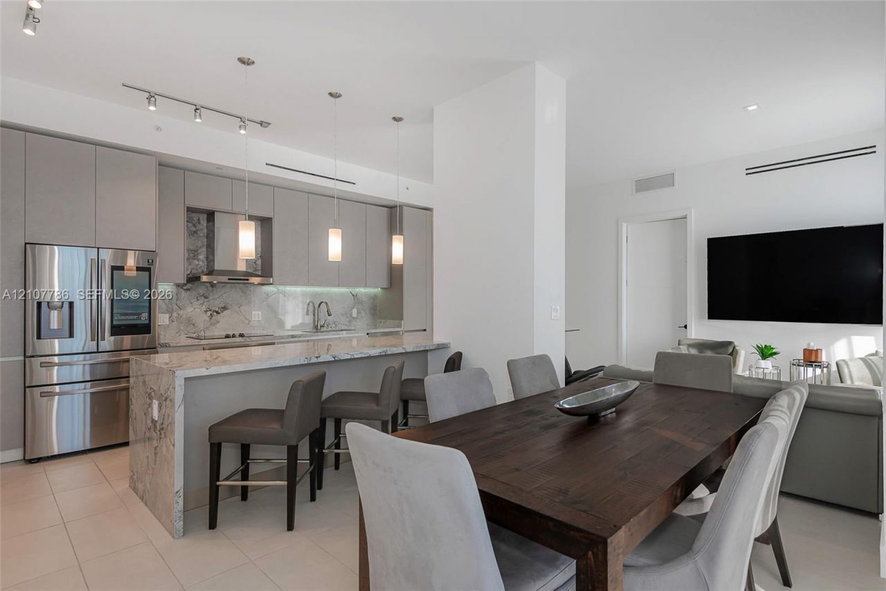 1030 15th St , Unit 214, Miami Beach, FL 33139 Photo