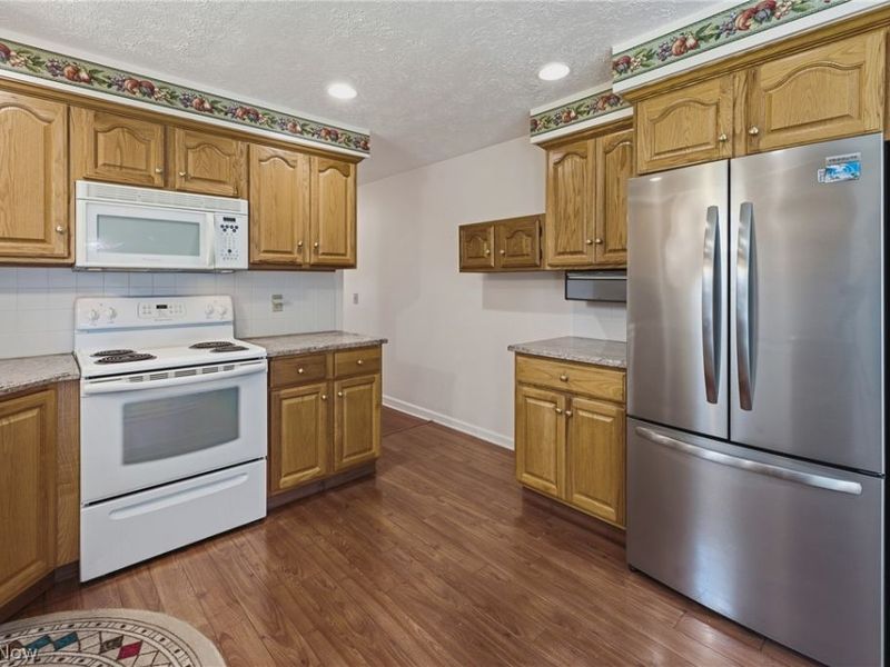 8508 Kellydale Street NW, Massillon, OH 44646 Photo 10