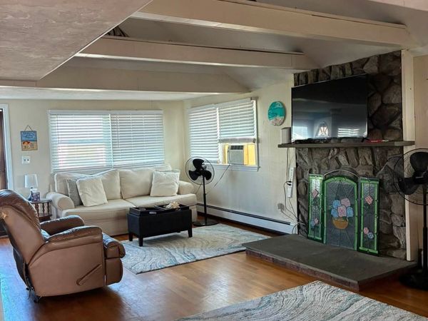 35 Ocean Dr, Scituate, MA 02066