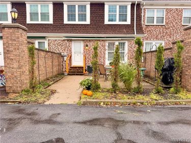 50 Carriage Drive, Unit 6, Orchard Park, NY 14127