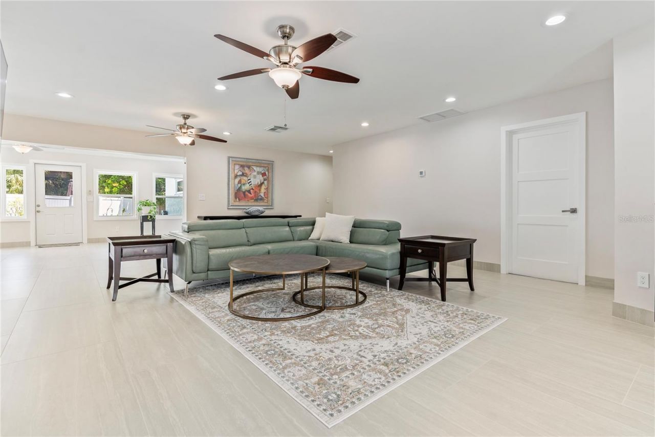 404 Harbor Drive S, Indian Rocks Beach, FL 33785 Photo